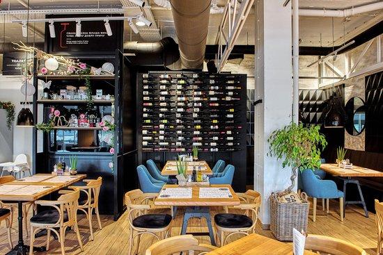 Korpa Deli Market i Bistro